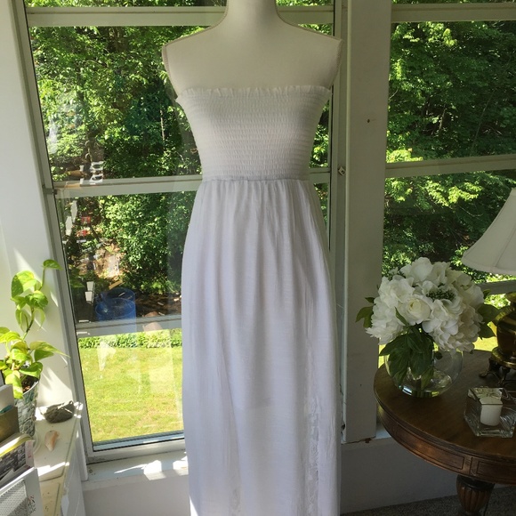 *SOLD*Venus sexy white maxi w/smocked top & lace - Picture 3 of 6